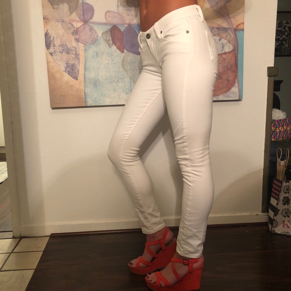 White, Skyline Skinny, Paige Jeans. Size 25